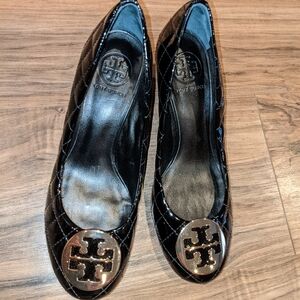 Tory Burch Quinn Black Patent Leather Wedges 8M